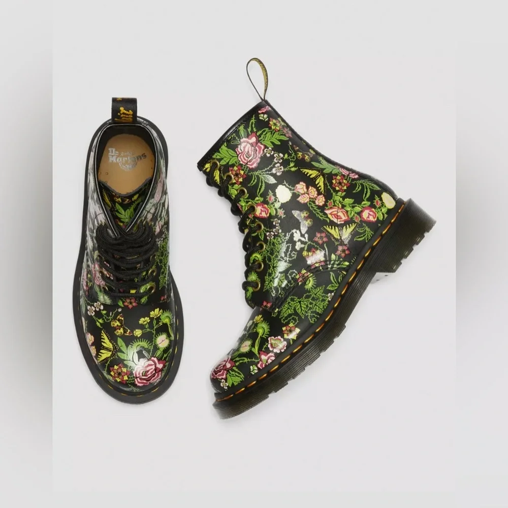 NEW Dr. Martens Women's 1460 Bloom Leather 8 Eye Boots, Black, Size 7 - Picture 7 of 9